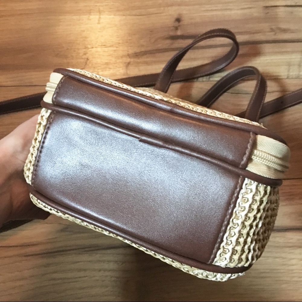 ❗️SOLD❗️ Vintage 90s/Y2K Straw Crossbody Purse - Picture 3 of 8